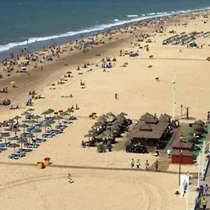 https://apartamento-a-pie-de-playa-cadiz-11008.hotelsincadiz.net